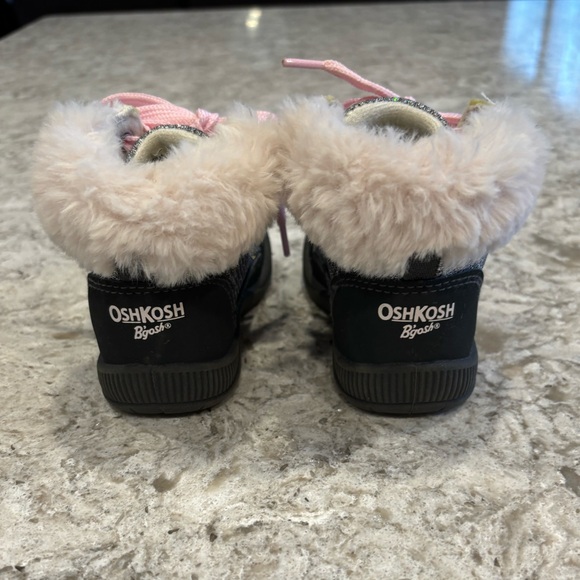 OshKosh Boots Size 5 - Picture 4 of 10